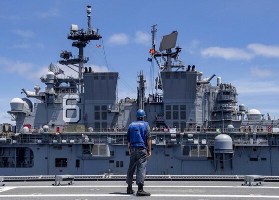 Fueling At Sea between USS Charleston (LCS 18) and USS America (LHA 6)