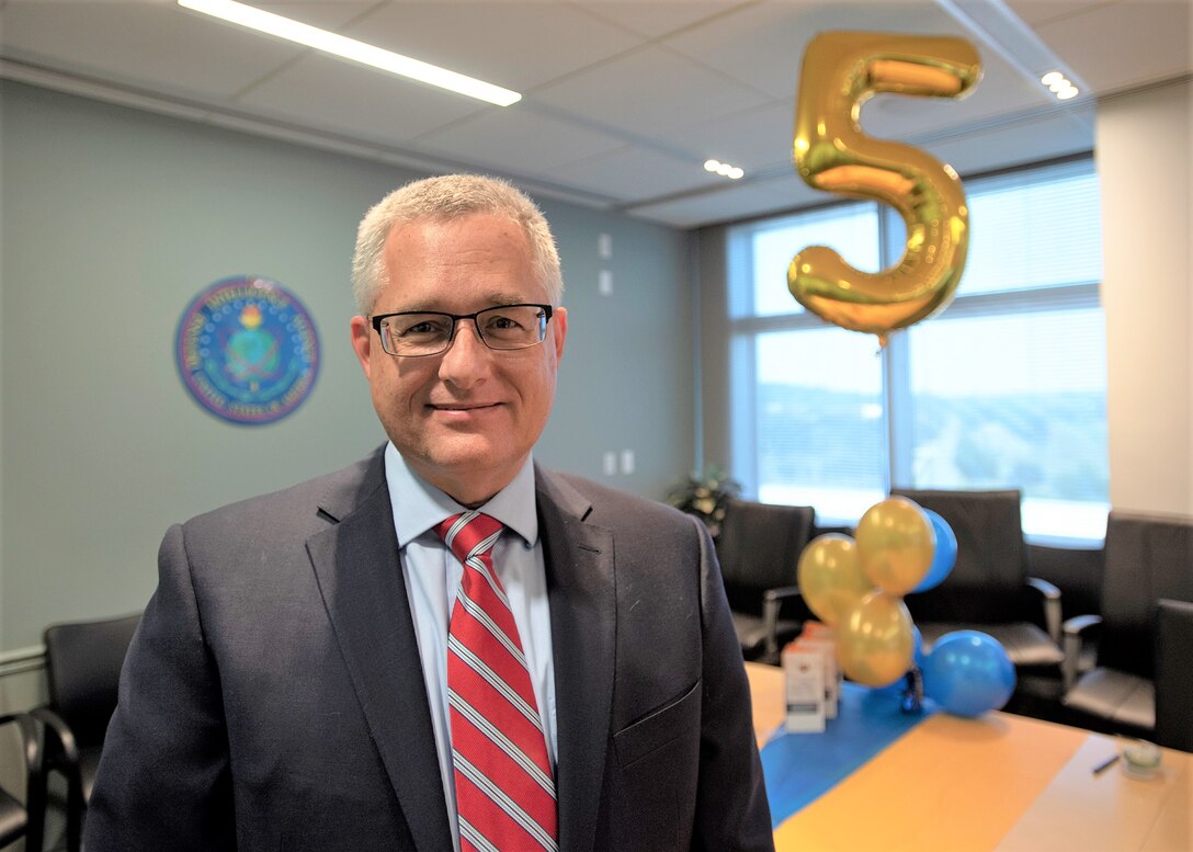 The Defense Intelligence Agency’s Office of Oversight and Compliance Director Brent Evitt hosted a celebration to recognize the fifth anniversary of Department of Defense Manual 5240.01.
