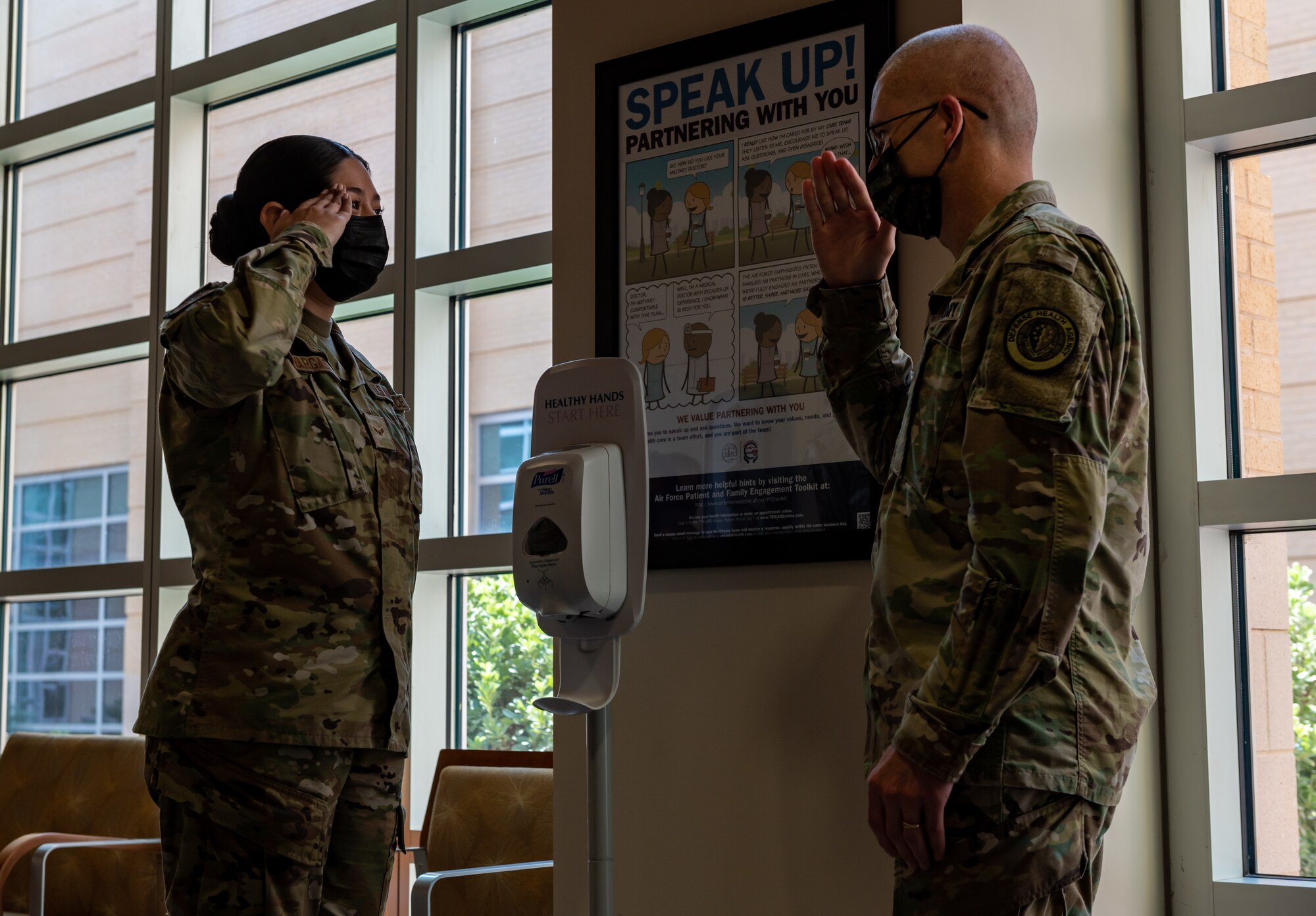 Photo of Airman and Soldier.
