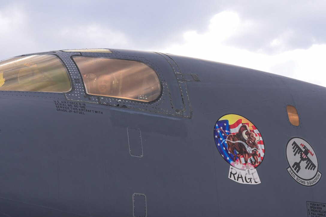 This B-1 took its last flight to the boneyard, where it will be retired after over 20 years of service.