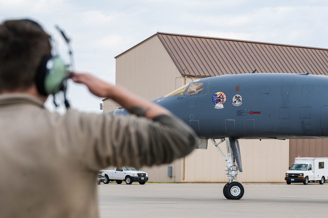 This B-1 took its last flight to the boneyard, where it will be retired after over 20 years of service.