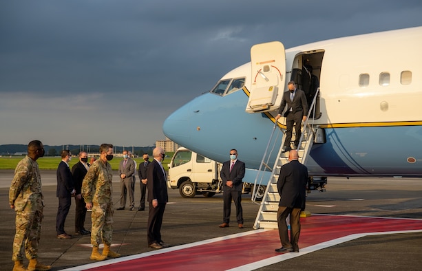Second Gentleman of the United States, Douglass Emhoff arrives at Yokota Air Base, Japan. August 23, 2021. Emhoff visited Japan for the Tokyo 2020 Paralympics. (U.S. Air Force photo by Staff Sergeant Braden Anderson)