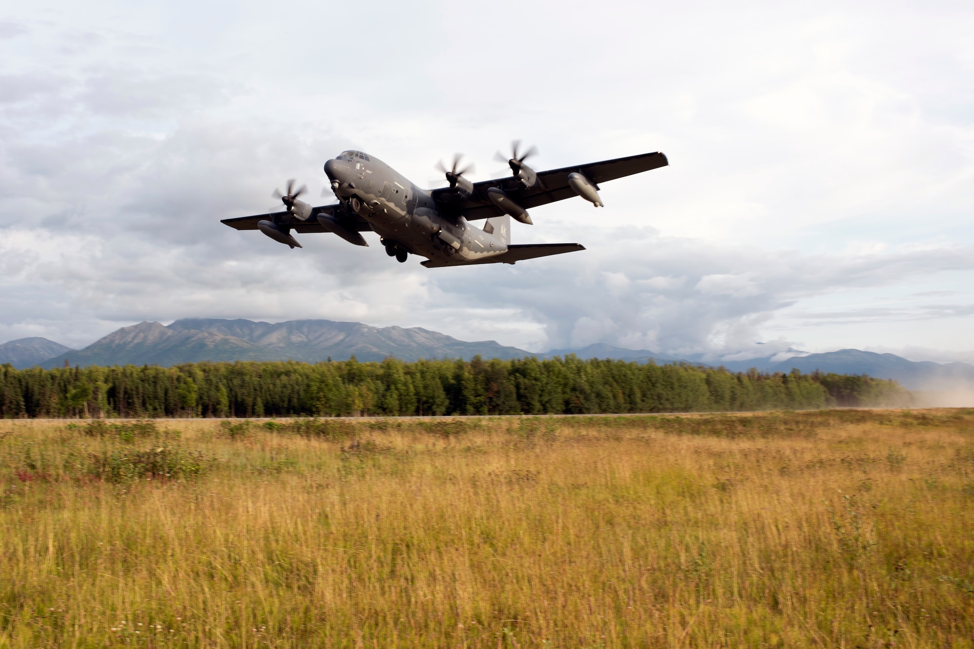 Alaska Air National Guard’s 211th Rescue Squadron hones aerial capabilities at JBER