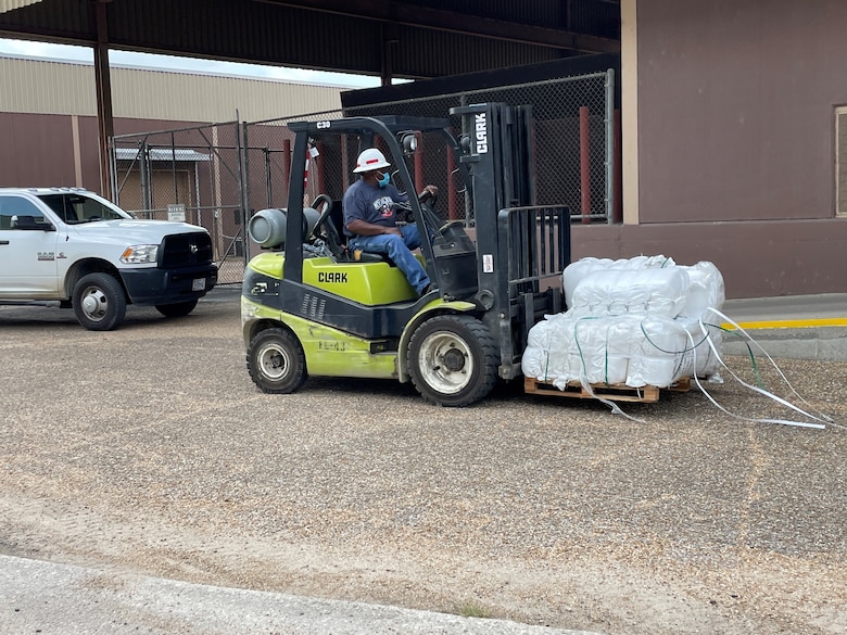 The U.S. Army Corps of Engineers Vicksburg District provides 100,000 sandbags to Mississippi Emergency Management Agency MEMA, Aug. 27, 2021, Vicksburg, Mississippi, ahead of Hurricane Ida.