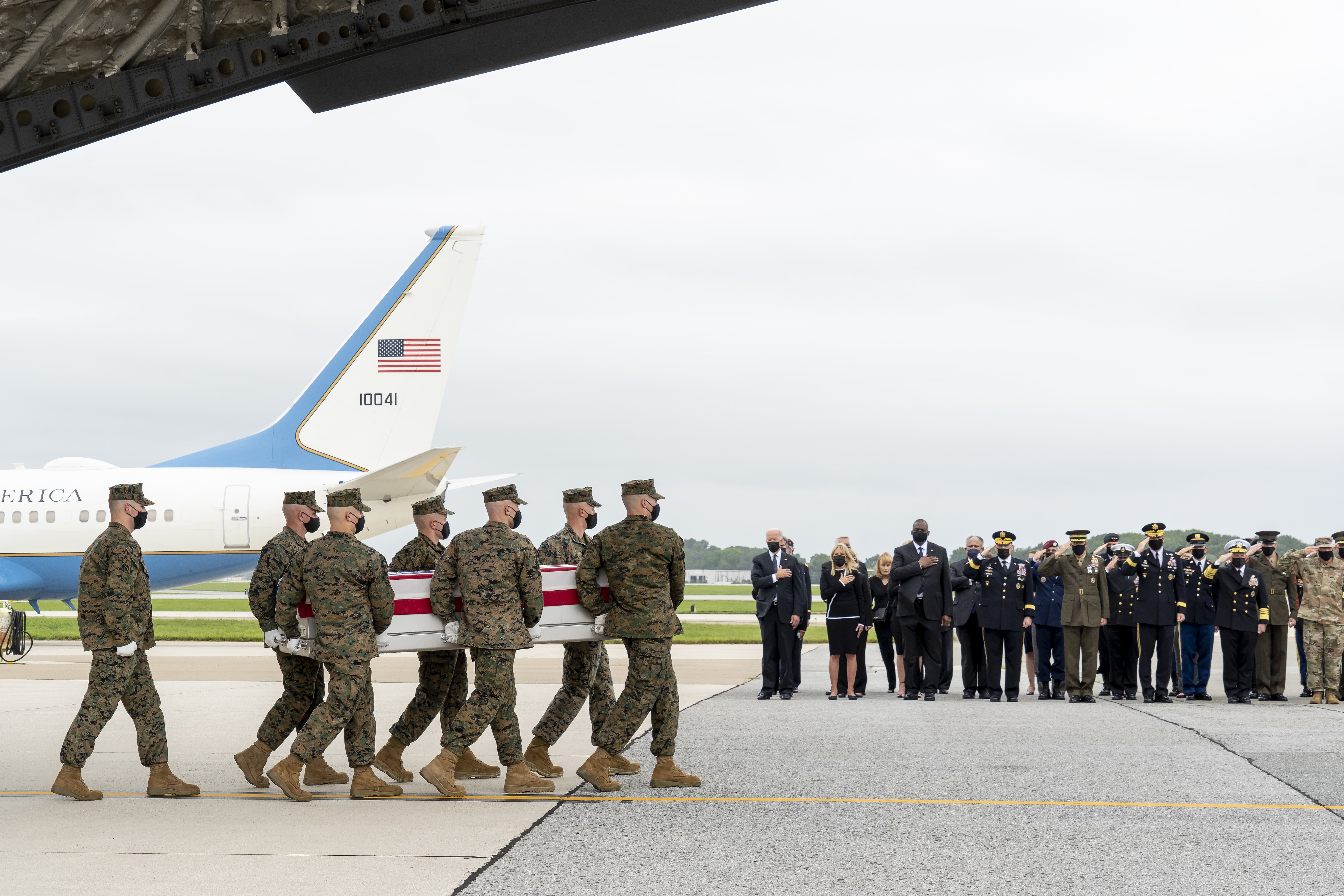 usmcshihan Marine Lance Cpl. Jared M. Schmitz honored in dignified transfer