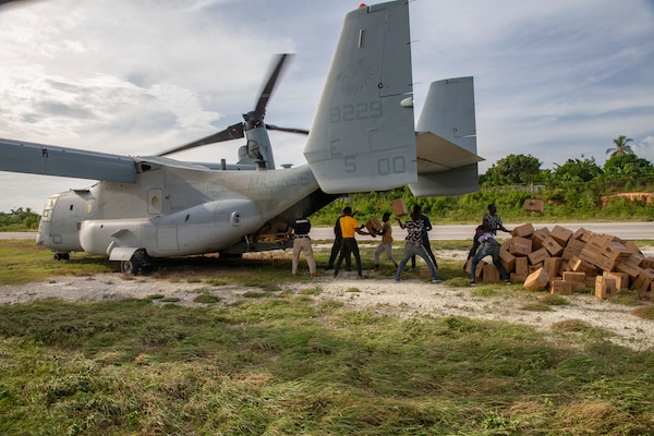 Disaster Relief Mission to Haiti Highlights Navy/Marine Corps Interoperability, V-22 Capabilities