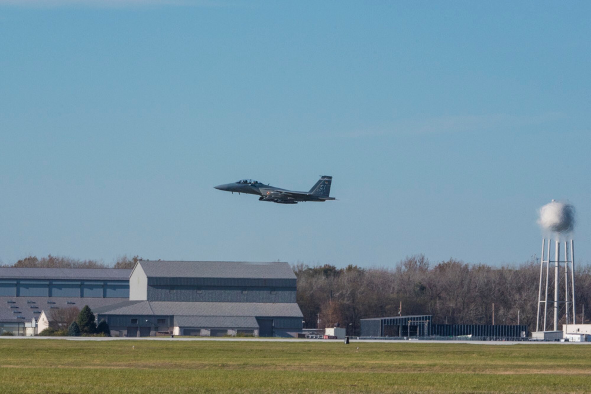 An F-15EX fighter jet flies by Wright-Patterson Air Force Base, Ohio, Nov. 8, 2021. The pilots visited Wright-Patt to give the Air Force Life Cycle Management Center’s F-15EX Program team the opportunity to see the aircraft up close.(U.S. Air Force photo by Jaima Fogg)
