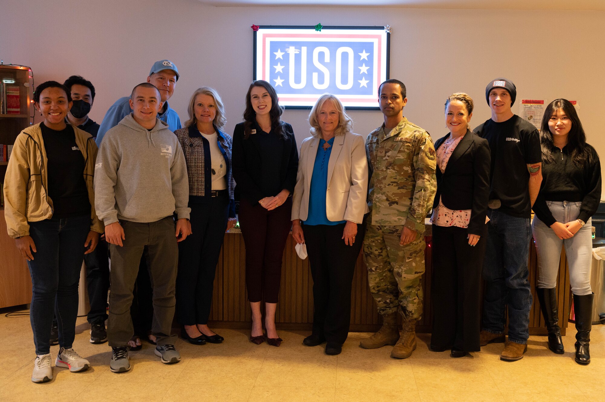 Mrs. Hollyanne Milley, spouse of Gen. Mark Milley, chairman of the Joint Chiefs of Staff, met with Airmen at the United Service Organizations (USO) at Osan
