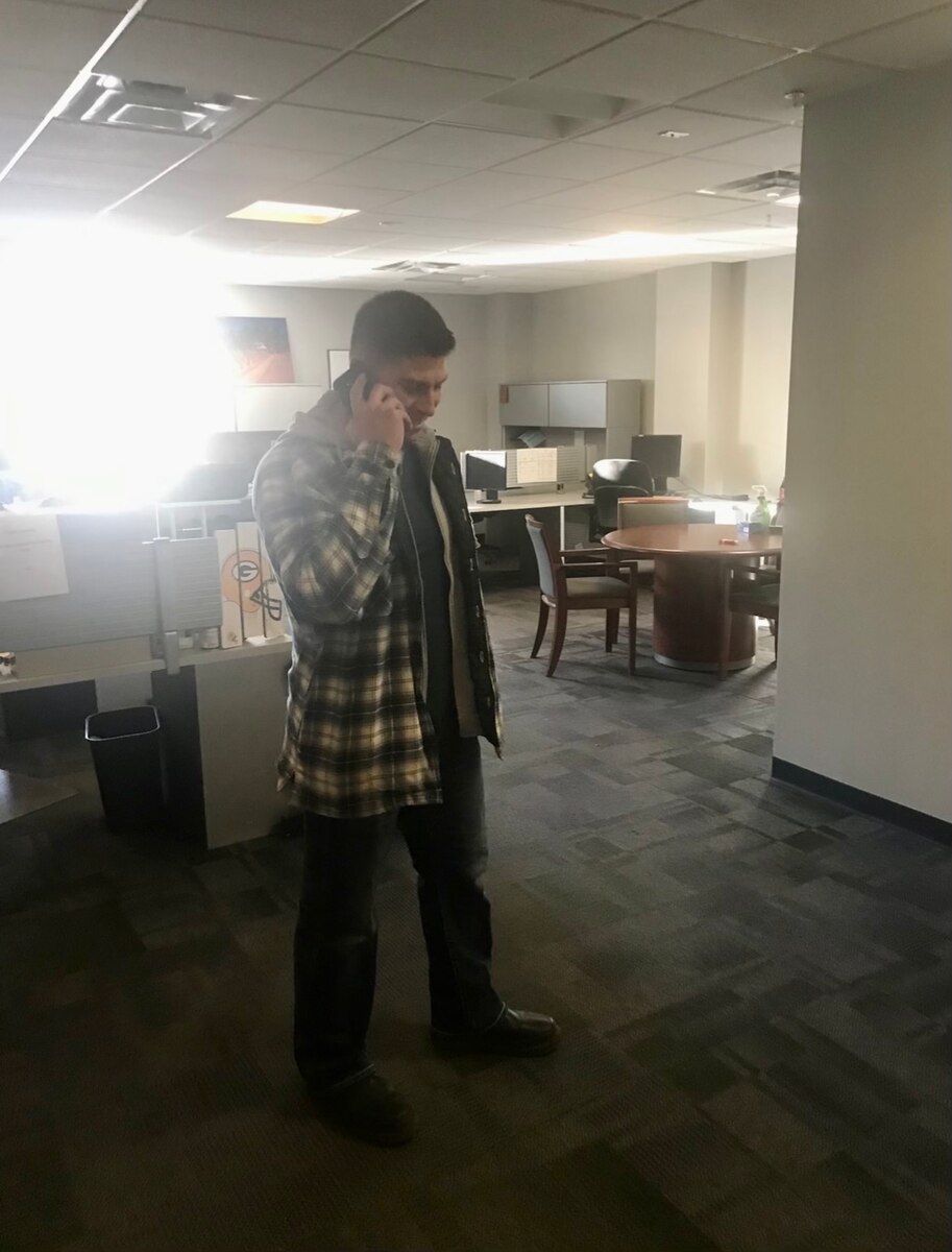 airman receiving call