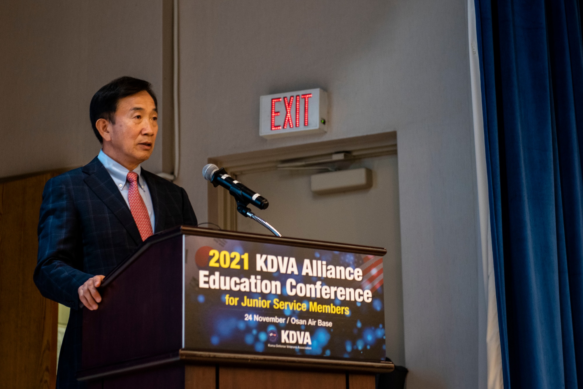 Retired Maj. Gen. Lee Seo Young, Korea Defense Veterans Association Korean chapter president, educates the audience on the history of the Republic of Korea and United States alliance during the 2021 KDVA Alliance Education Conference