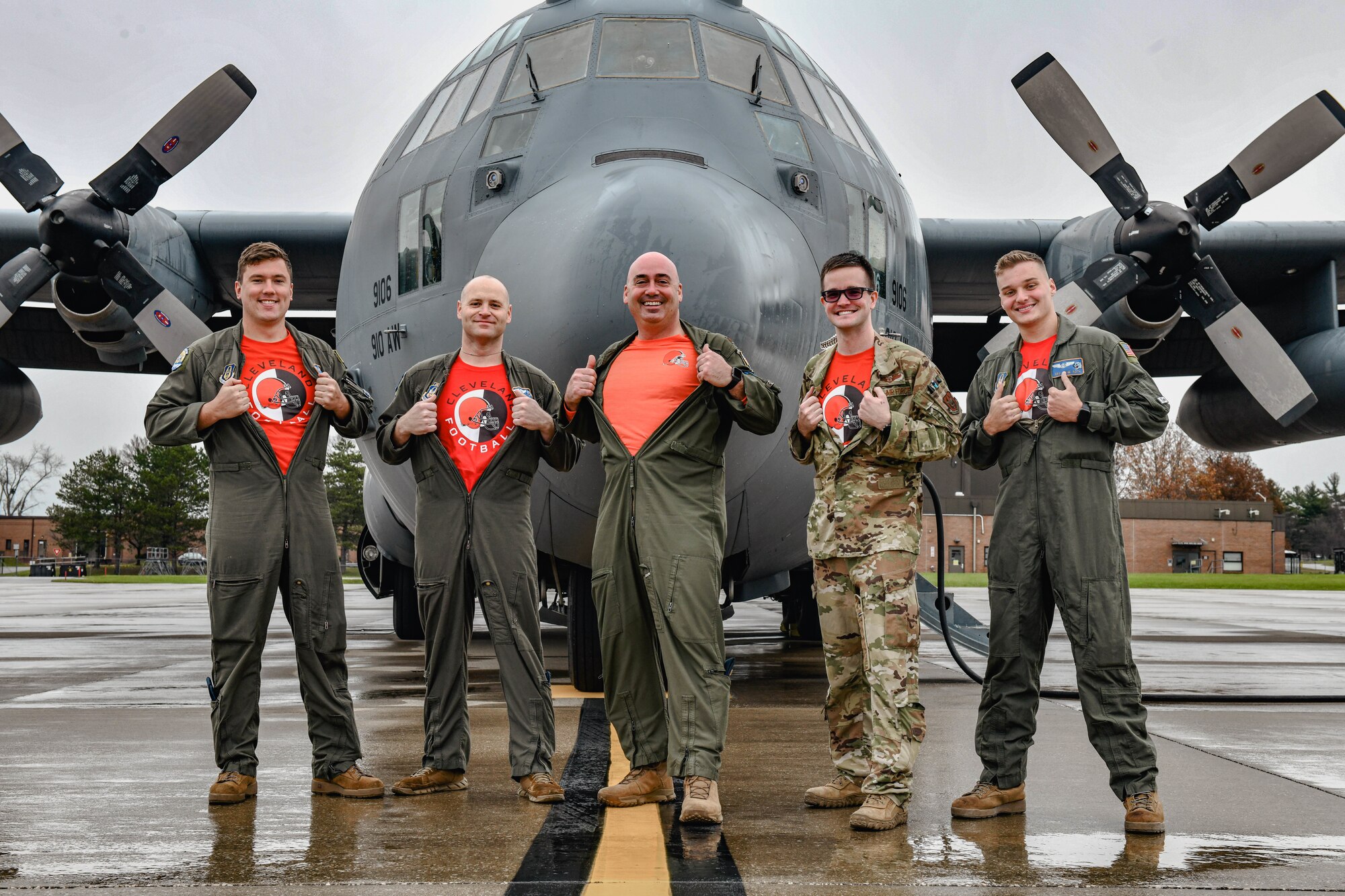 The 910th Operations Group performed a C-130H Hercules flyover during the National Anthem at the Cleveland Browns Salute to Service game, Nov. 21, 2021.