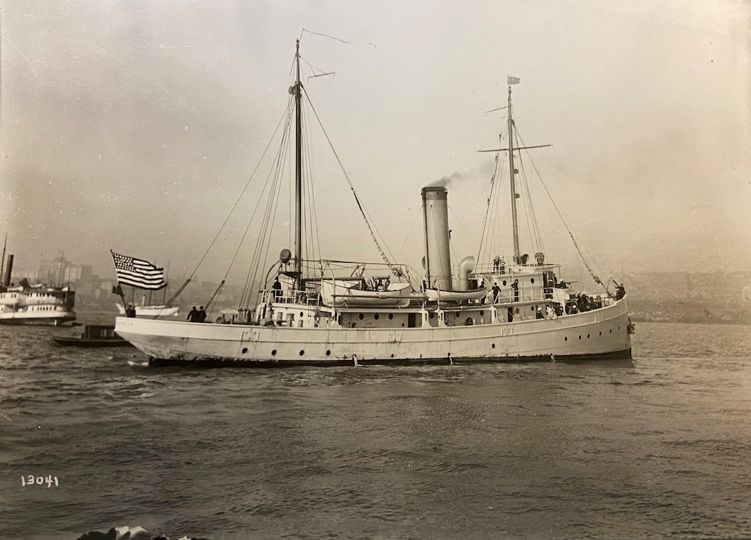 A photo of the USRC SNOHOMISH