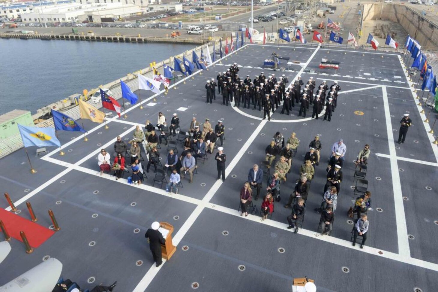 USS Oakland (LCS 24) Holds Change of Command Ceremony