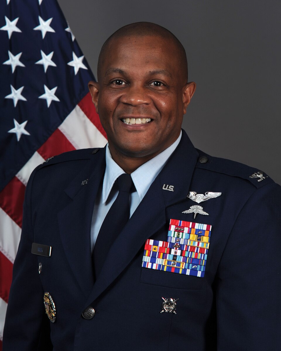 Official photo of Col. Edward J. Irick III