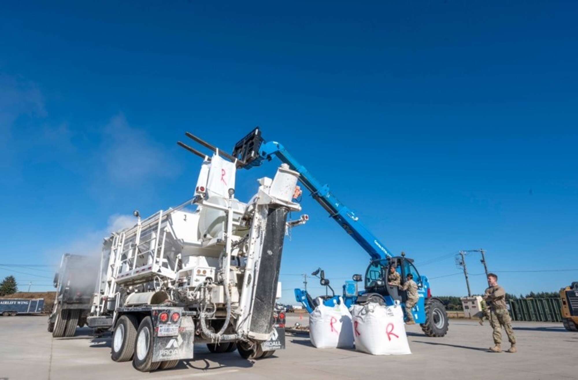 U.S., Koku-Jieitai engineers practice rapid runway repair at Yokota