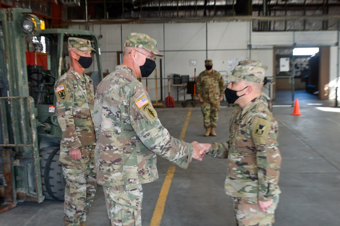 647th Regional Support Group Commander recognizes outstanding Soldiers