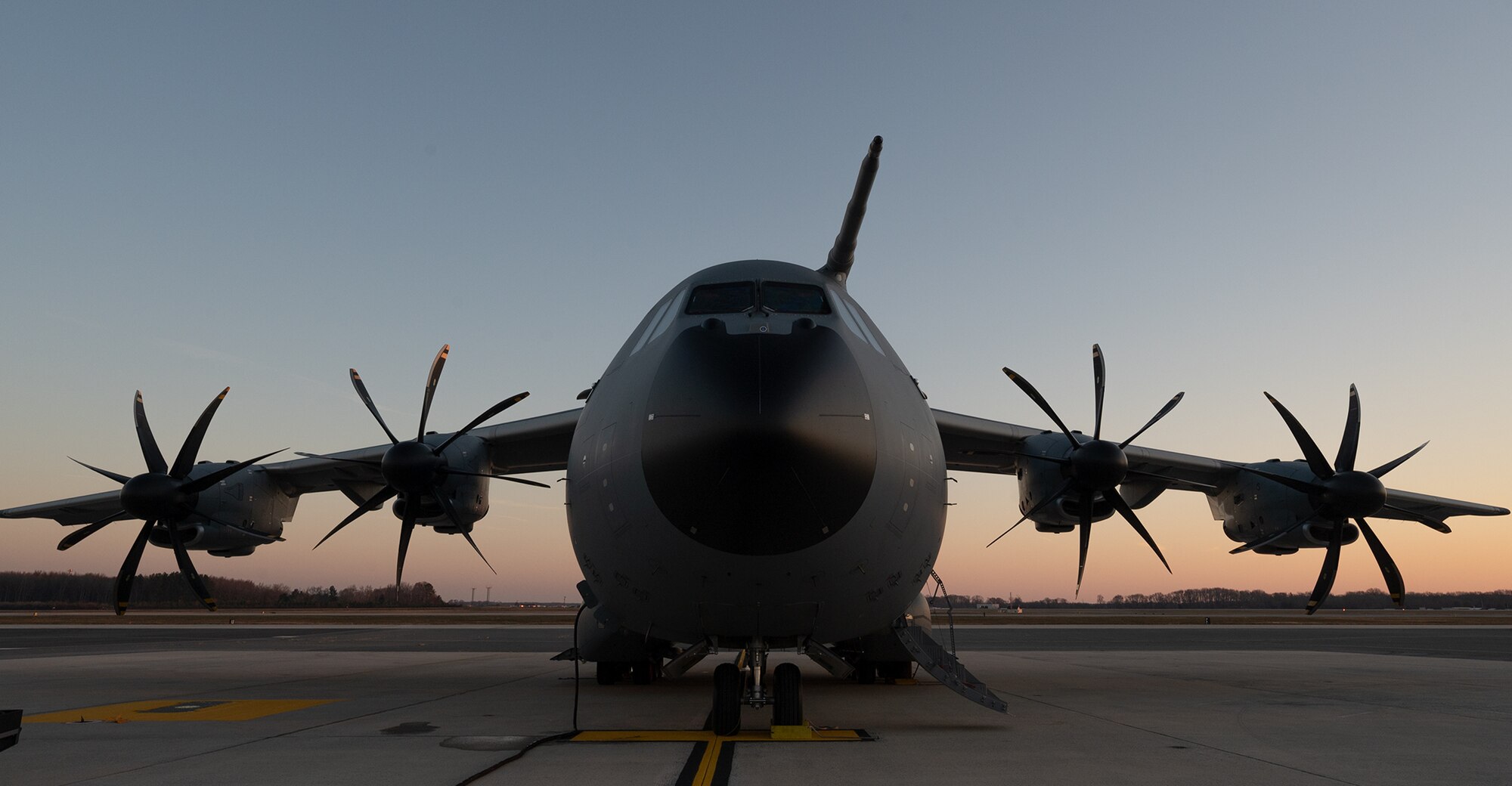 A Belgian air force A400M Atlas is prepared
for flight during a foreign military sales
mission at Dover Air Force Base, Delaware,
Dec. 9, 2021. Missions such as this strengthen
the alliance between the U.S. and Belgium.
The U.S. and Belgium work bilaterally and in
international and regional organizations to
encourage economic and political cooperation
and assistance to developing countries. (U.S.
Air Force photo by Senior Airman Faith
Schaefer)