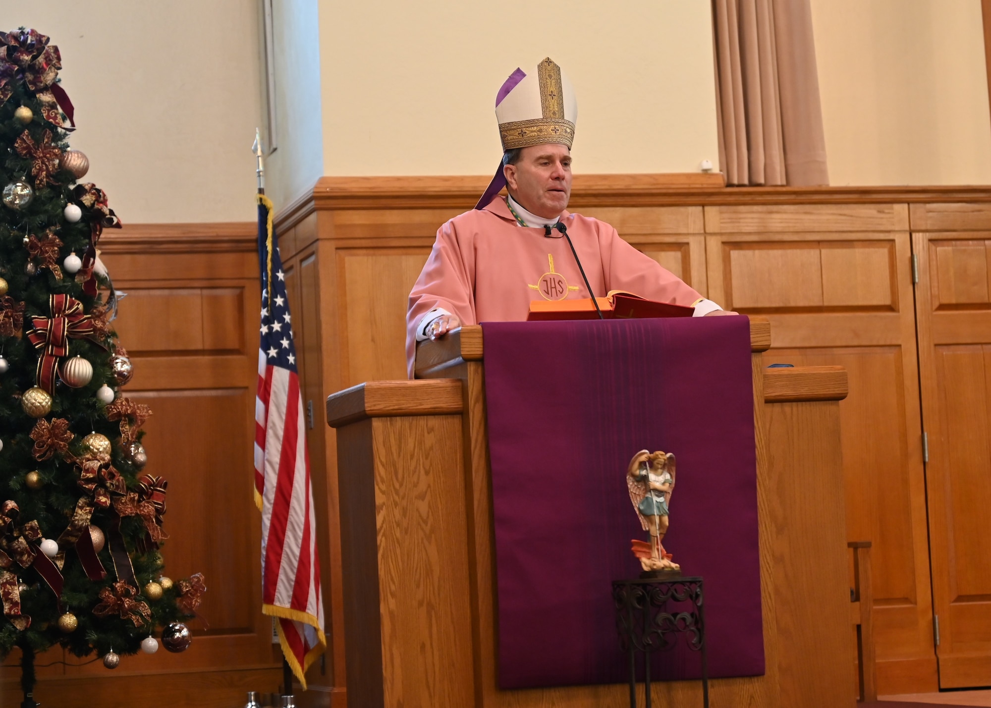 Bishop Neal Buckon speaks to members of Team Kirtland.