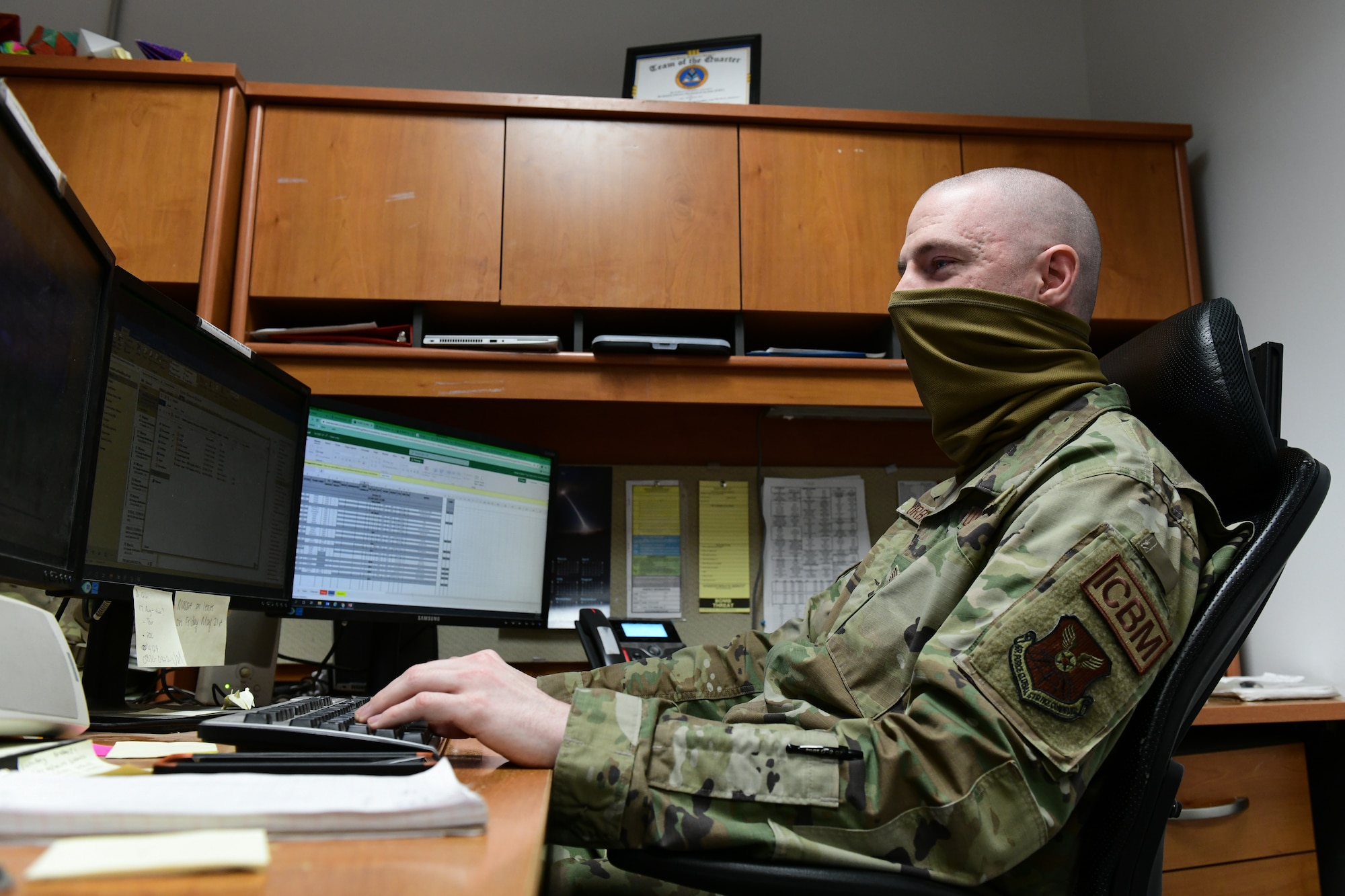 airman at computer