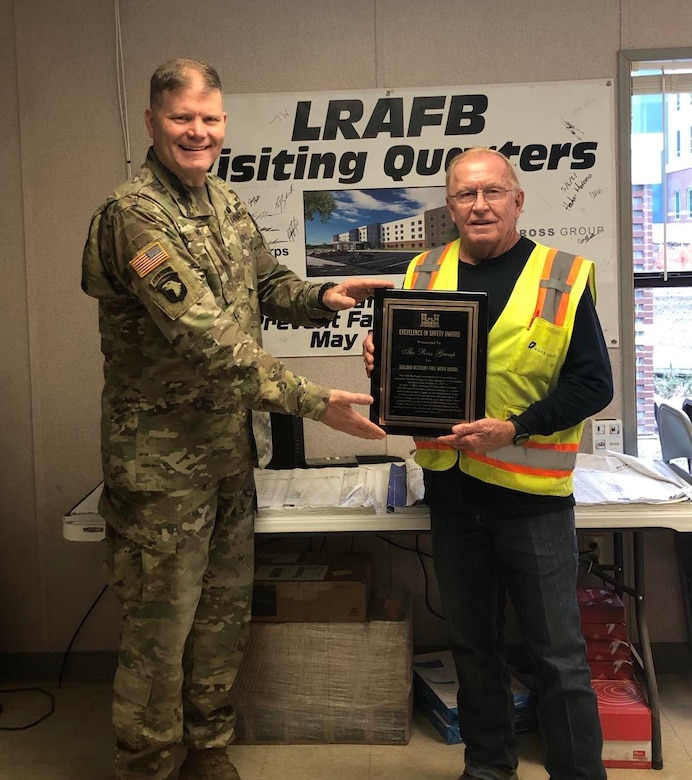 Little Rock District Commander Col. Eric Noe presents Excellence in Safety Award to the Ross Group.