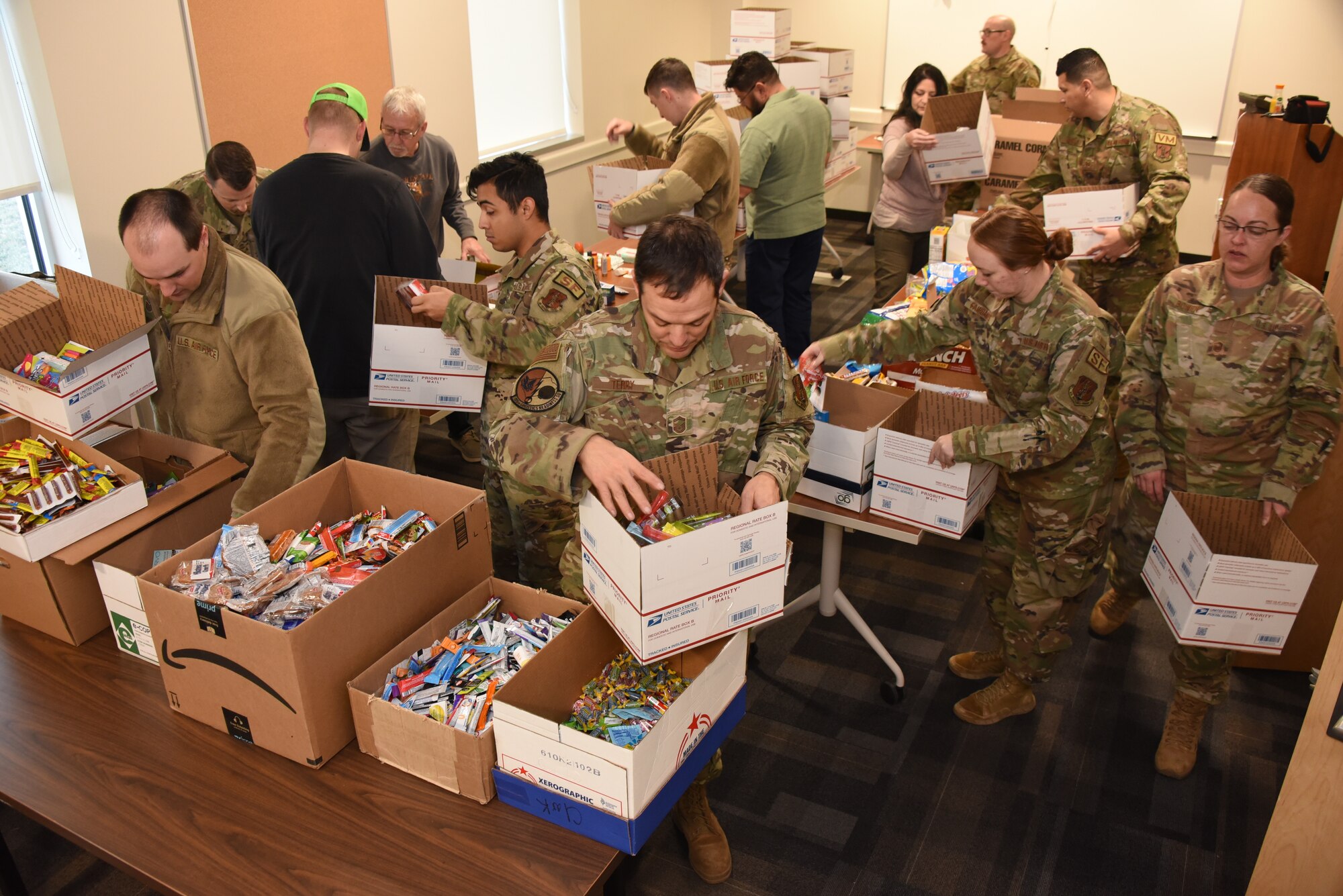 Iowa Air Guard members assemble care packages for family members