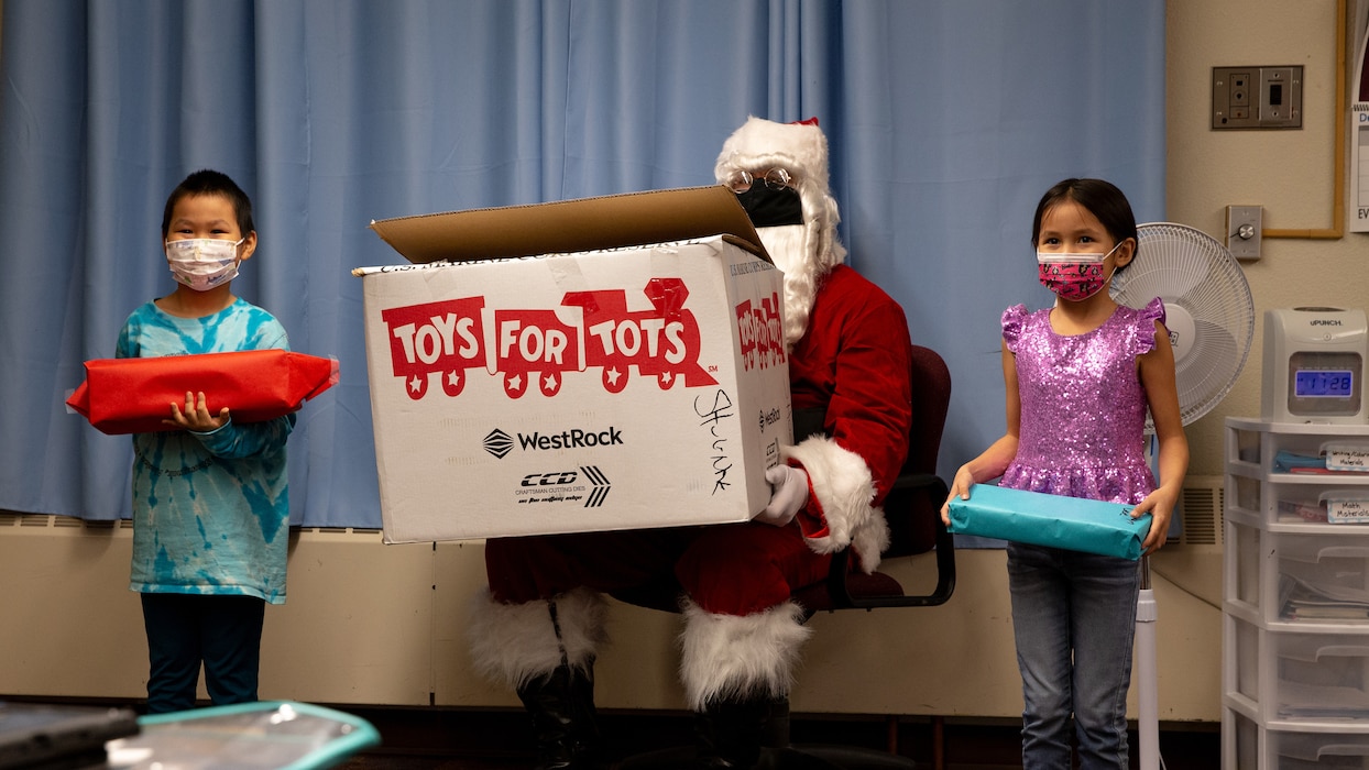 “Alaska Marines” deliver toys across northwestern Alaska