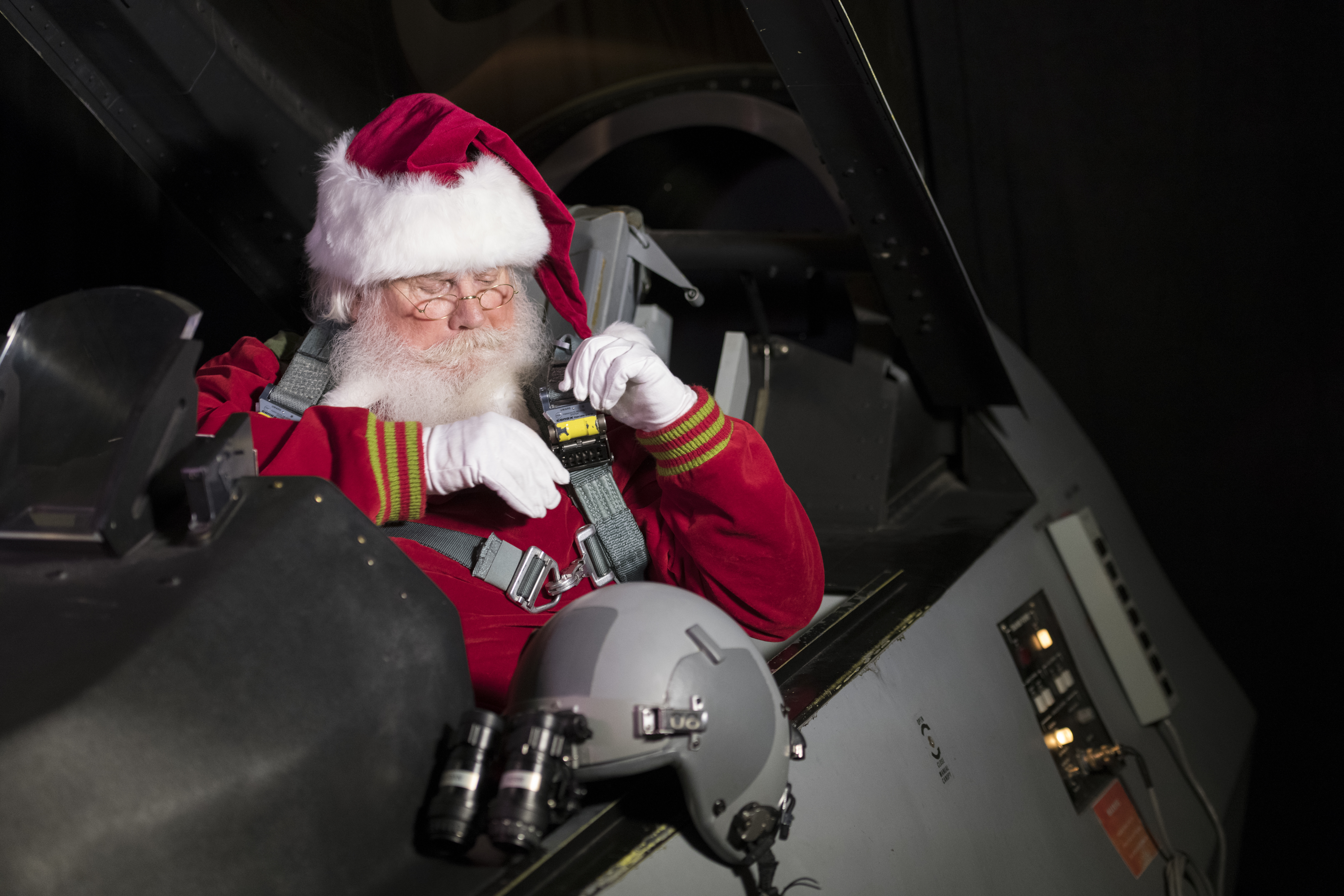 NORAD ready to track Santa's flight for 67th year > Air Force