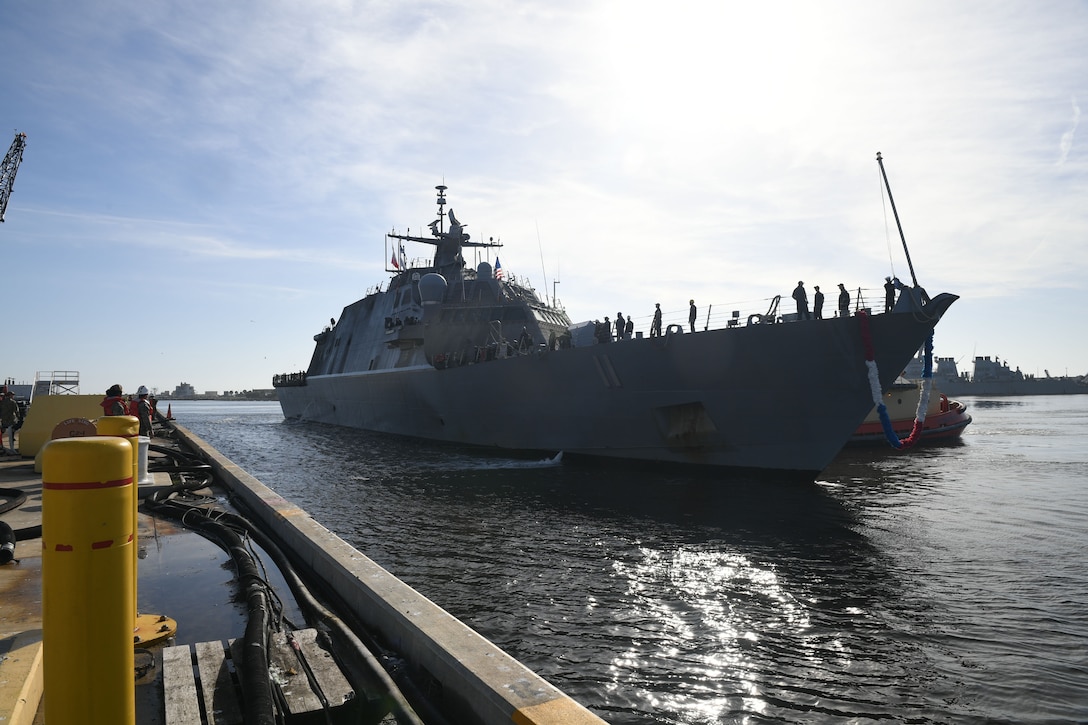 211217-N-DB801-0055
MAYPORT, Fla. - (Dec. 17, 2021) – The Freedom-variant littoral combat ship USS Sioux City (LCS 11) returns home from a deployment to the U.S. 4th Fleet area of responsibility, Dec. 17, 2021. Sioux City was deployed to the U.S. 4th Fleet area of operations to support Joint Interagency Task Force South’s mission, which includes counter-illicit drug trafficking missions in the Caribbean and Eastern Pacific. (U.S. Navy photo by Mass Communication Specialist 1st Class Steven Khor/Released)