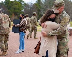 Soldiers return to family after deployment