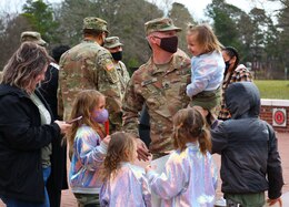 Soldiers return to family after deployment