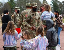 Soldiers return to family after deployment