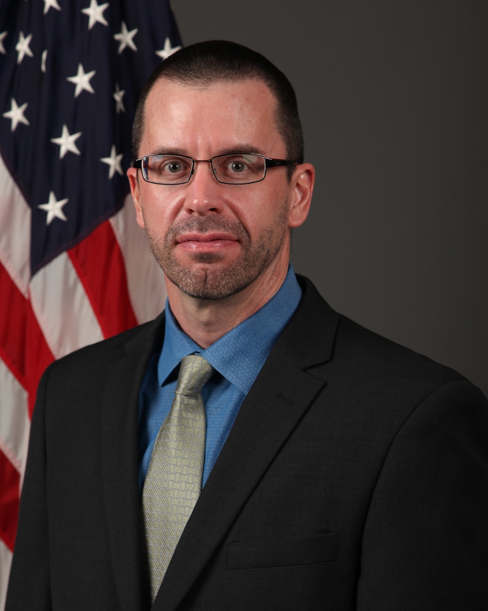 This is the official portrait of Dr. Brad W. Hoff.
