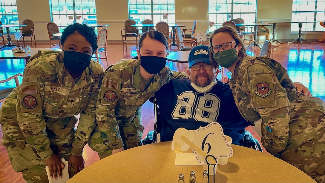 Sheppard Airmen spread holiday cheer