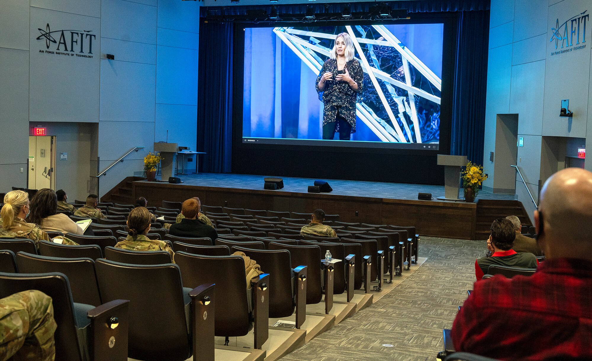 Airmen watch Liz Bohannon’s Leadercast 
presentation Nov. 30 from Air Force Institute 
of Technology’s Kenney Hall at Wright-
Patterson Air Force Base. Bohannon is host of
a podcast that looks at how entrepreneurs and 
business leaders move past mistakes and find 
success. (U.S. Air Force photo by R.J. Oriez)