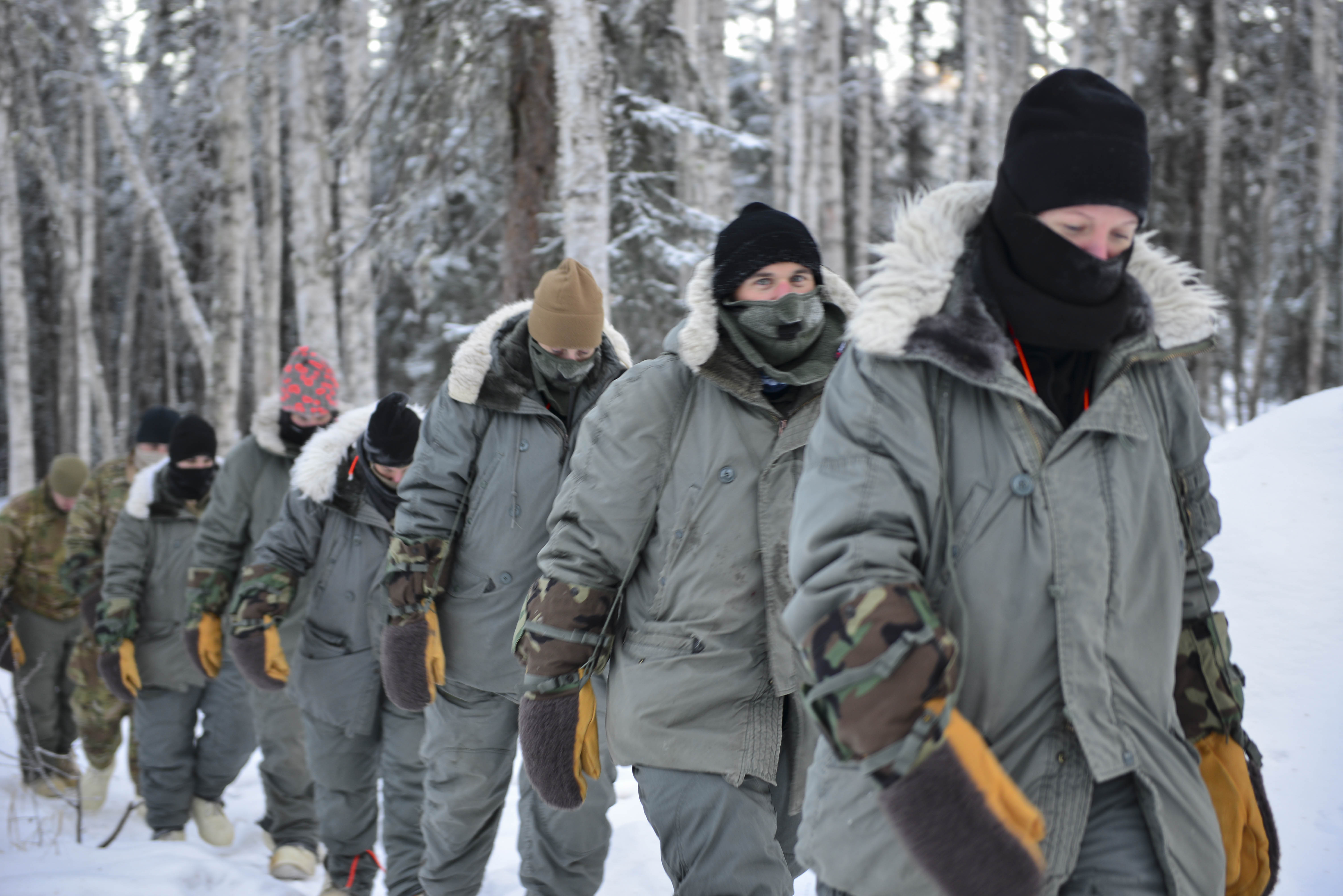 Distinguished leaders visit Arctic Survival School > Eielson Air Force