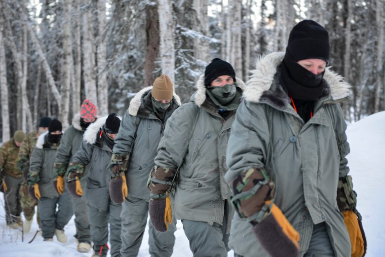 Distinguished leaders visit Arctic Survival School > Air Education and