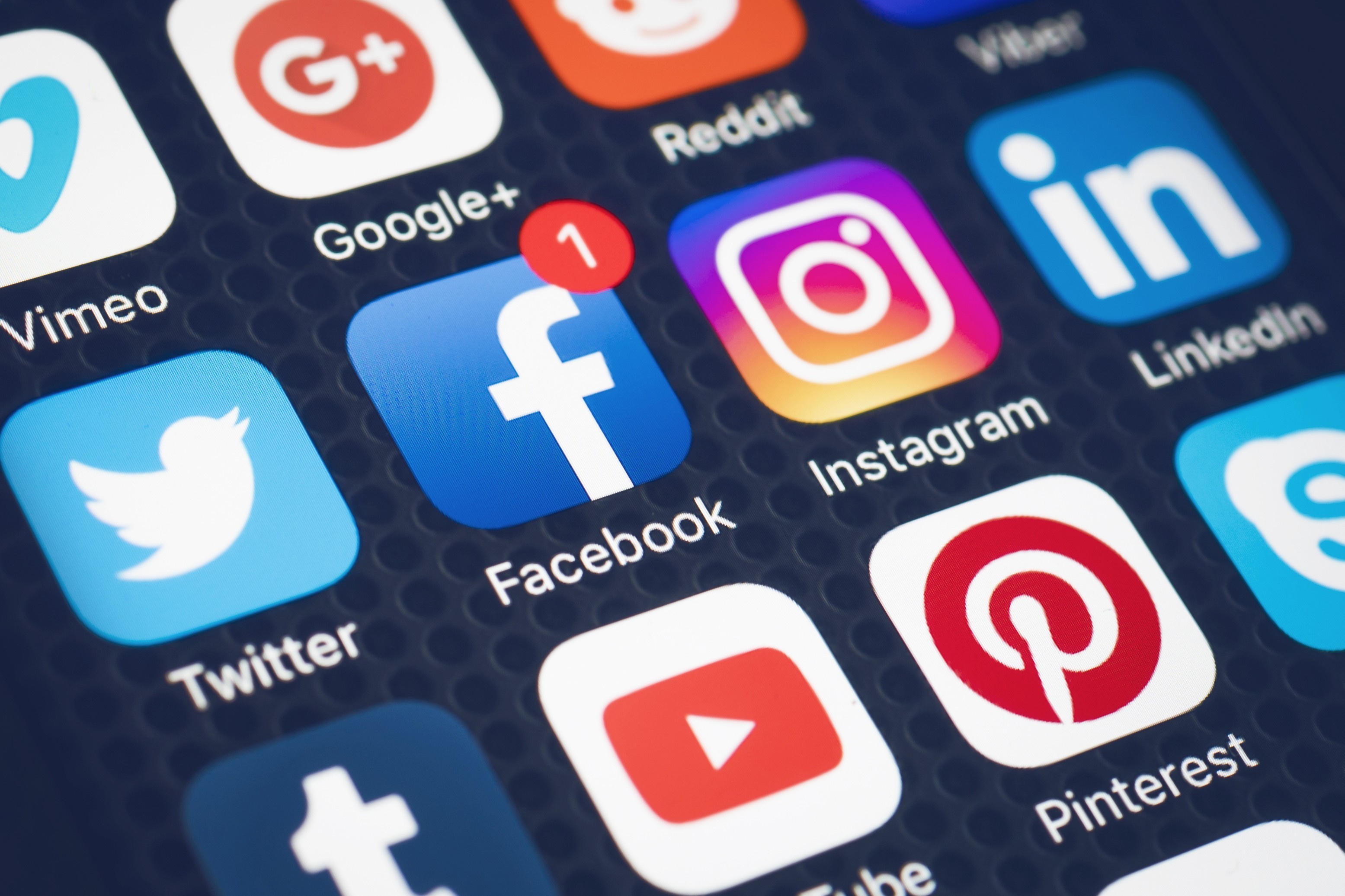 Digital Citizenship |  Online Safety Tips for Students: Responsible Social Media Usage
