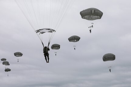 82nd Airborne Soldiers and a contingent of the Brazilian Army completed a combined airborne jump during training at the Joint Readiness Center in Fort Polk on Feb. 1. The U.S. and Brazilian armies defense partnership is vital to our collective ability to meet complex global threats and challenges.