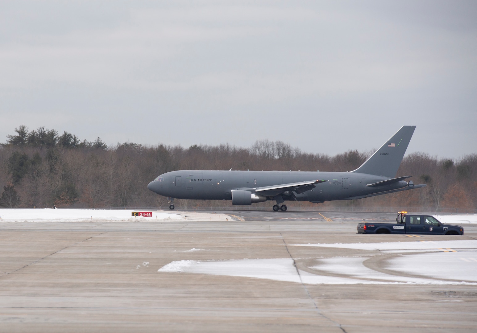 Arrival makes dozen planes for Pease > New Hampshire National Guard ...