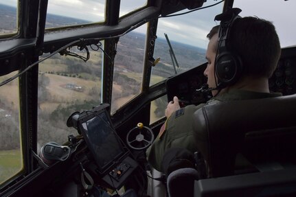 94th Airlift Wing Assists in U.S. Army Reserve Paratrooper Exercise