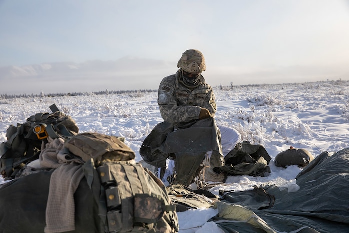 Spartan Paratroopers Kick Off Arctic Warrior 21