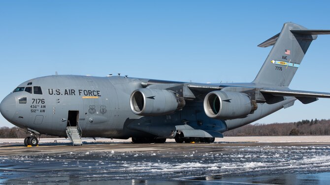 Snapshot: 512th conducts icy spot inspection