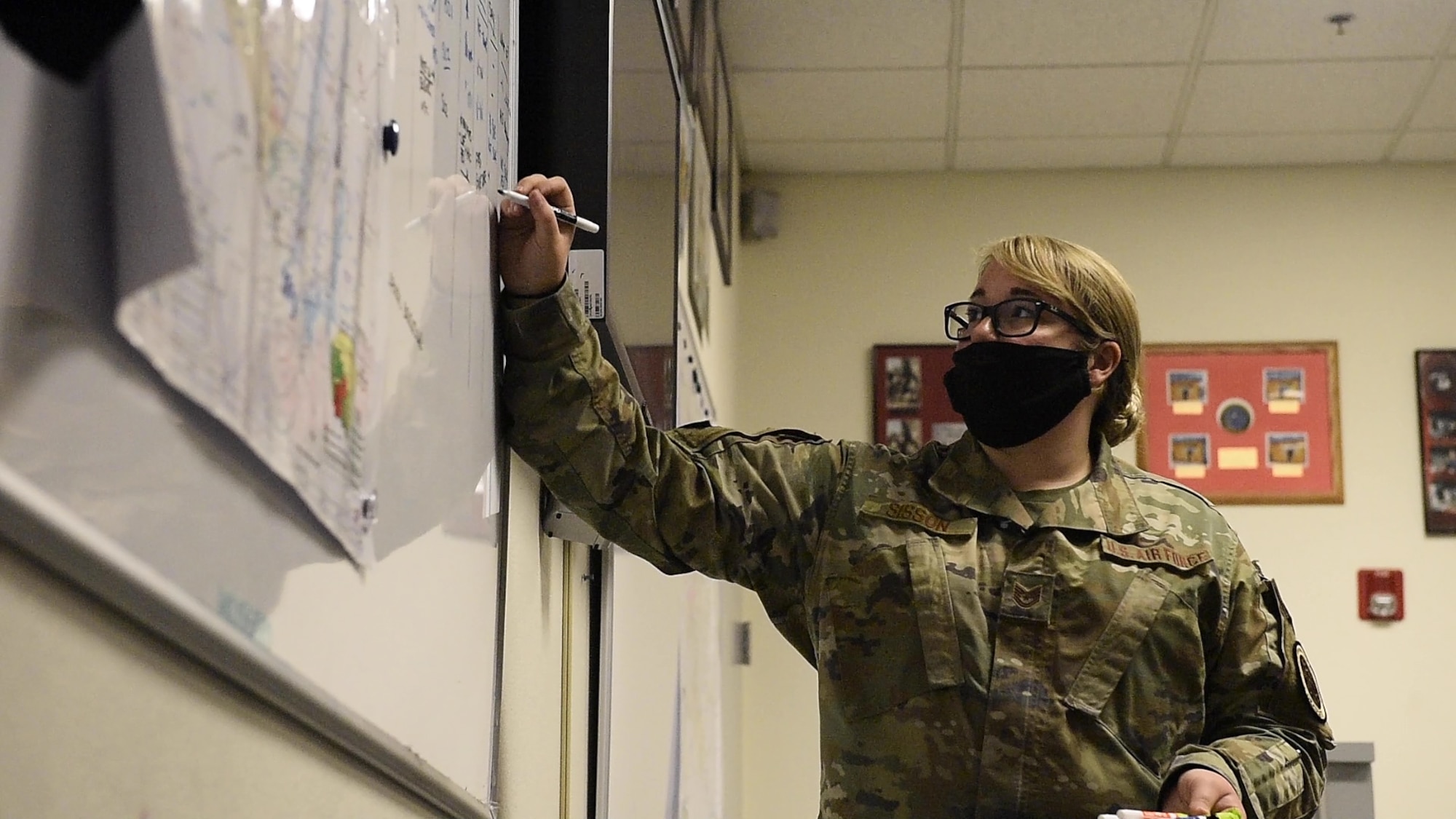 Airmen sitting in a classroom