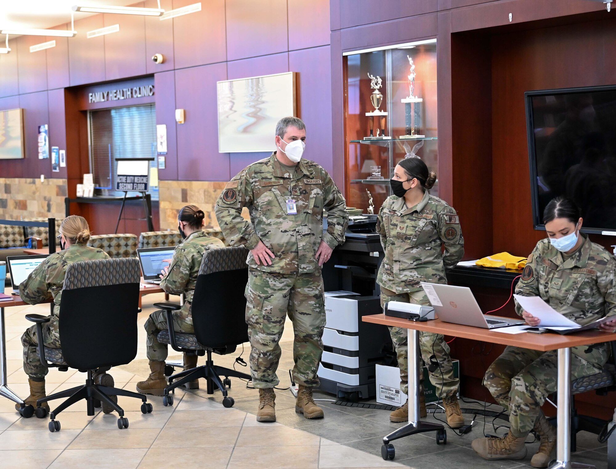 Airmen receive COVID-19 vaccine