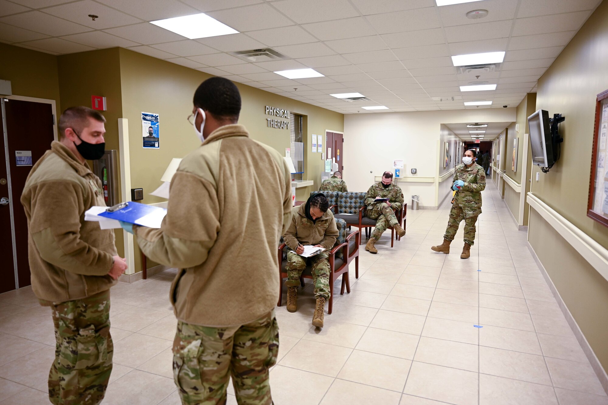 Airmen receive COVID-19 vaccine