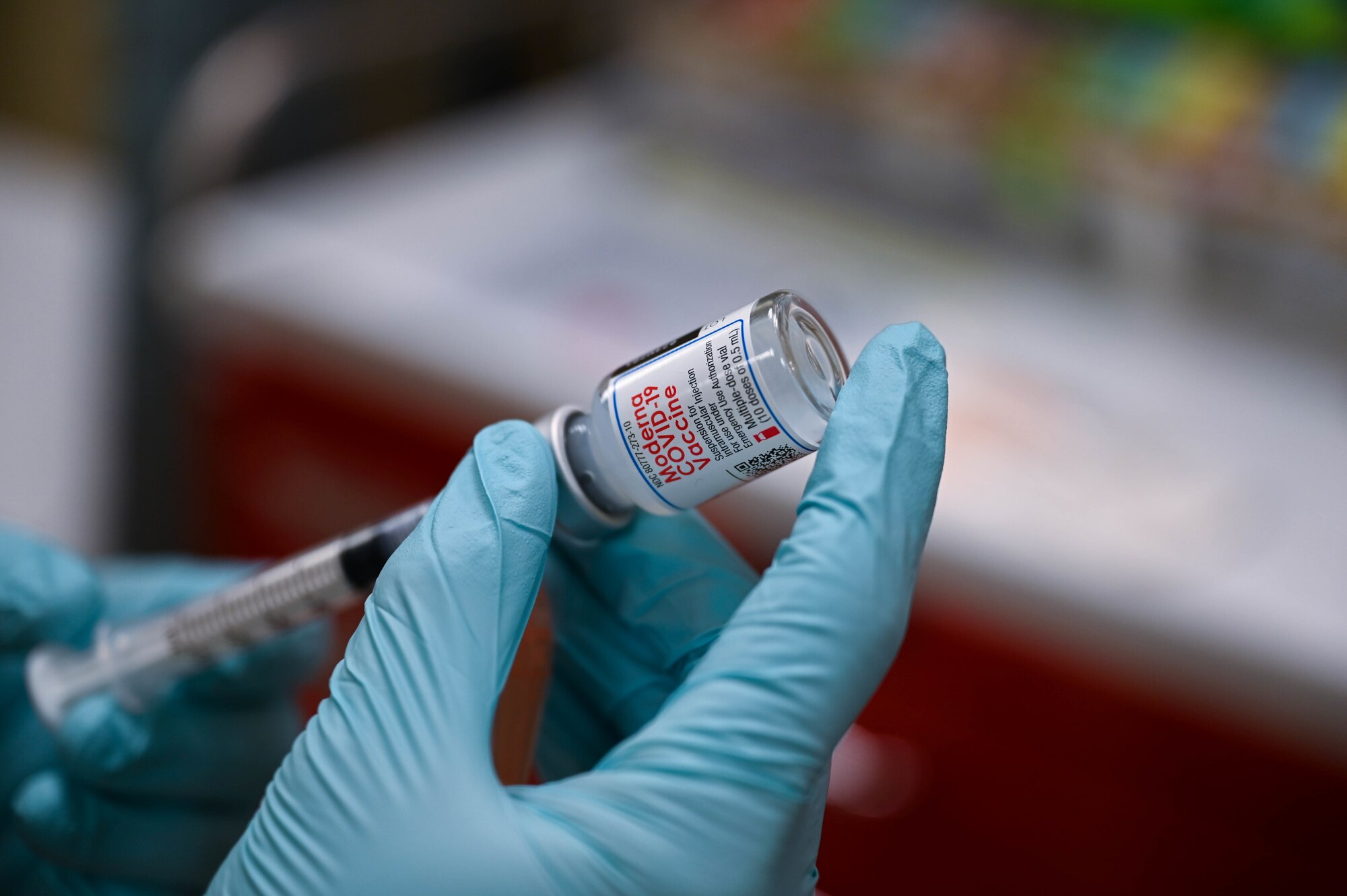 Airmen receive COVID-19 vaccine