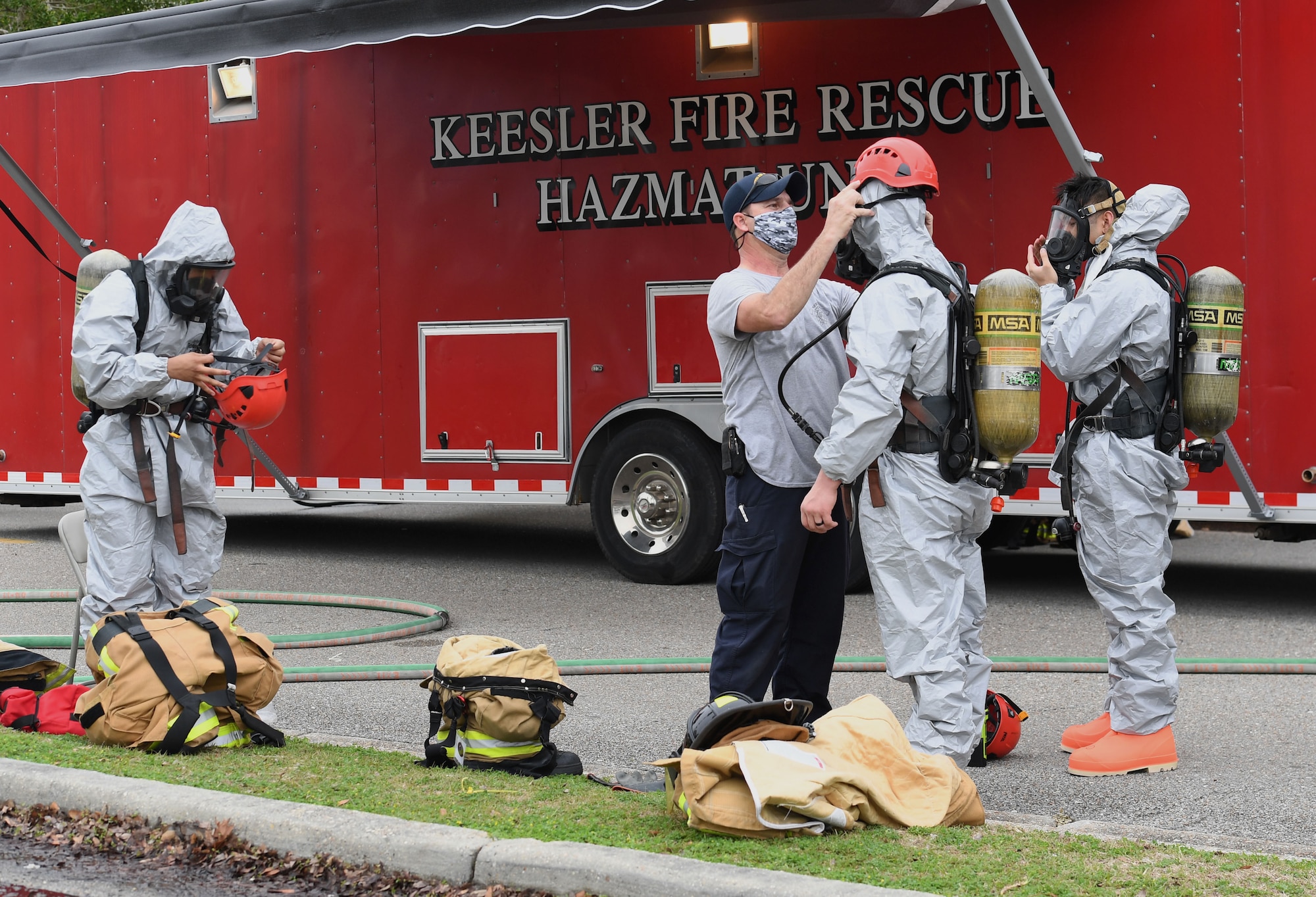 Members of the Keesler Fire Department respond to a suspicious package found at the Keesler Medical Center at Keesler Air Force Base, Mississippi, Feb. 11, 2021. Members of the Keesler Fire Department, 81st Security Forces Squadron, 81st Medical Group and Emergency Management responded to the incident. (U.S. Air Force photo by Kemberly Groue)