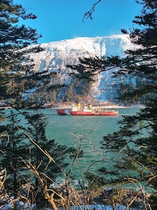 Coast Guard Cutter Polar Star conducts research, collects valuable high-latitude data to expand knowledge of remote Arctic region