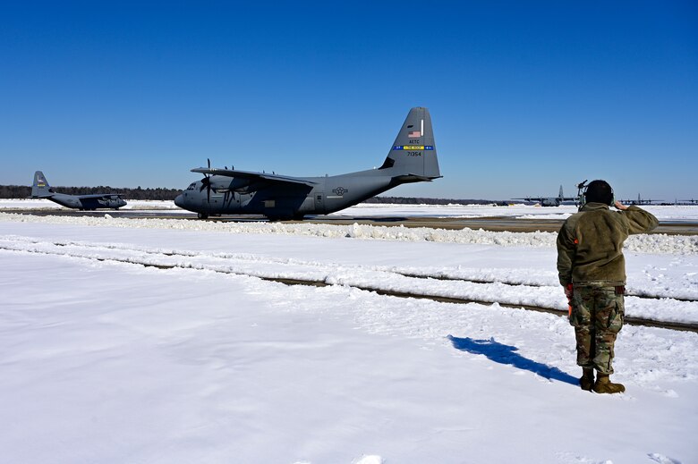 Lrafb Resumes Flight Operations After Historic Snowfall Little Rock Air Force Base Article Display