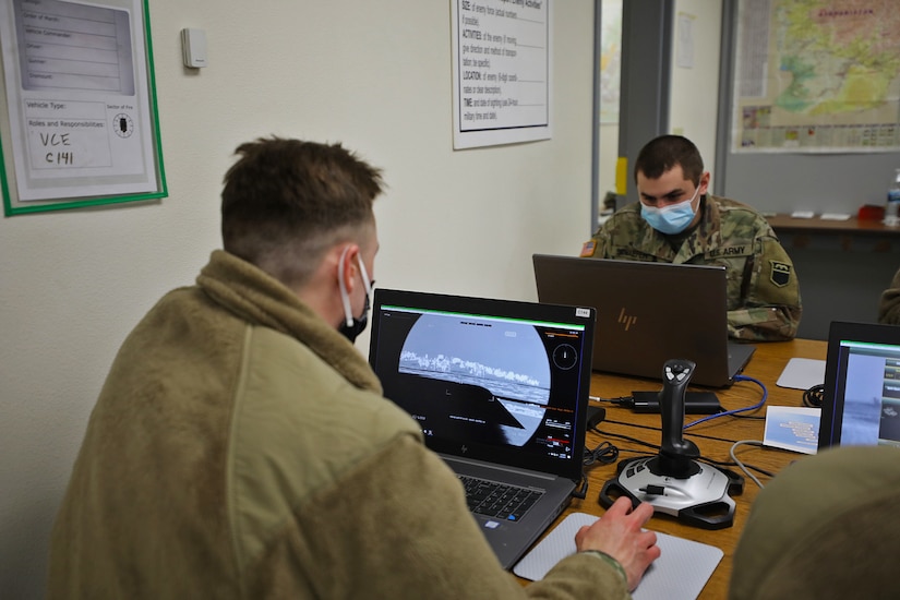 Soldiers hone skills in virtual sandbox